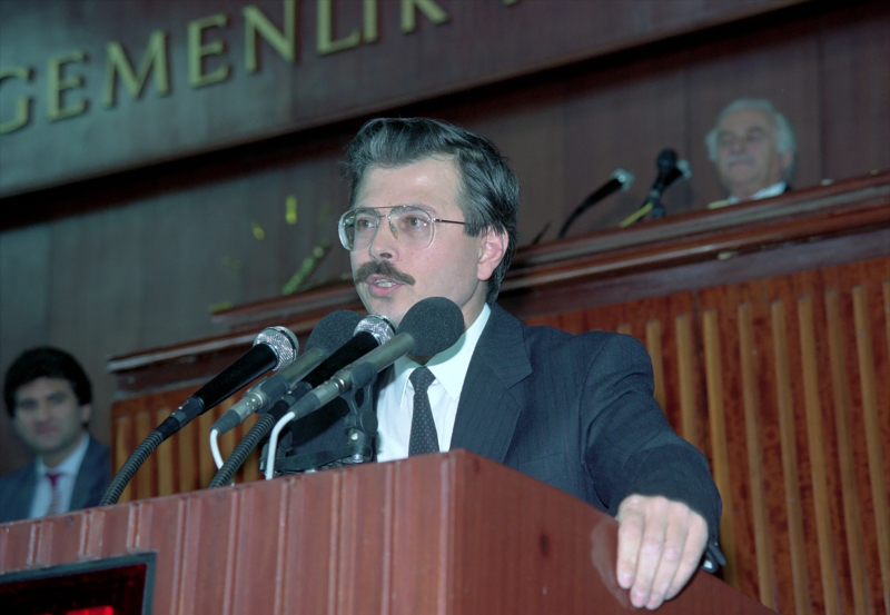 Adnan Kahvecinin vefatının üzerinden 29 yıl geçti