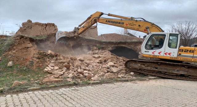 Nevşehir’in köylerindeki 43 metruk yapı yıkıldı