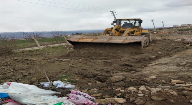 Konya’da bir depoda ele geçirilen ”sağlıksız” 3 ton gıda ürünü imha edildi