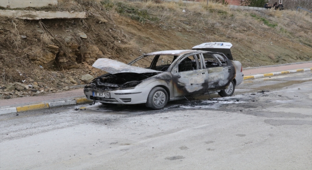 Yozgat’ta seyir halindeki otomobil yandı