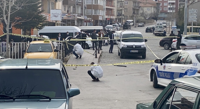 Kırşehir’de iki grup arasındaki silahlı kavgada biri polis iki kişi yaralandı