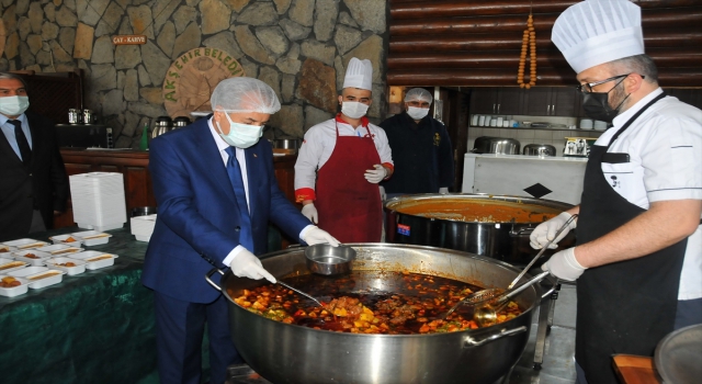 Akşehir’de ramazan dayanışmasıyla ihtiyaç sahiplerinin yüzü gülüyor