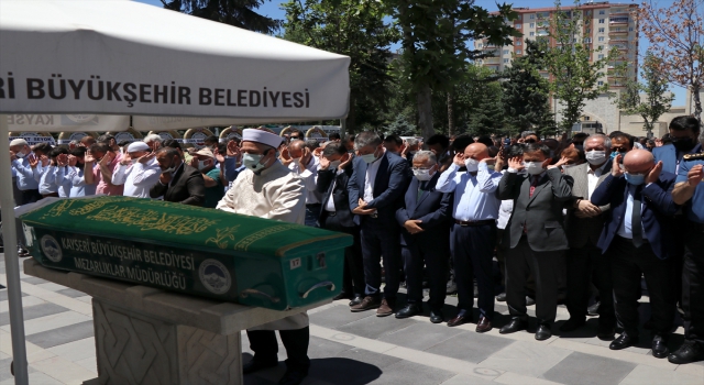 Kocasinan Belediye Başkanı Ahmet Çolakbayrakdar’ın annesi vefat etti