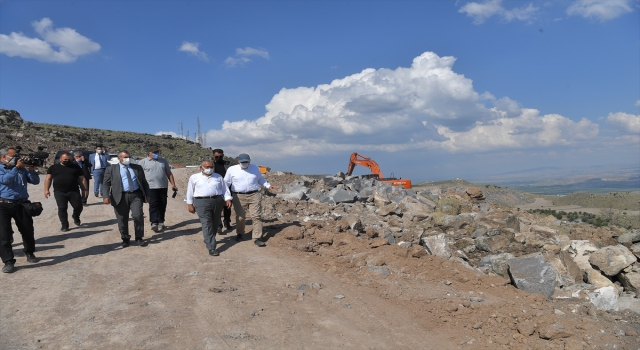 Heyelan riski nedeniyle kapanan Hıdırellez yolunda çalışmalar sürüyor