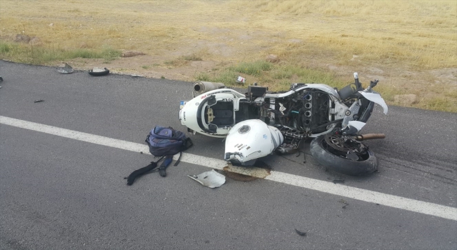 Aksaray’da motosiklet ile otomobil çarpıştı: 1 ölü, 5 yaralı