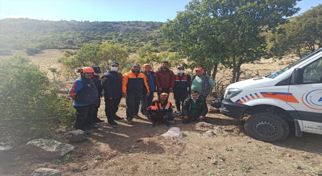 Niğde’de kayalıklarda mahsur kalan oğlak kurtarıldı