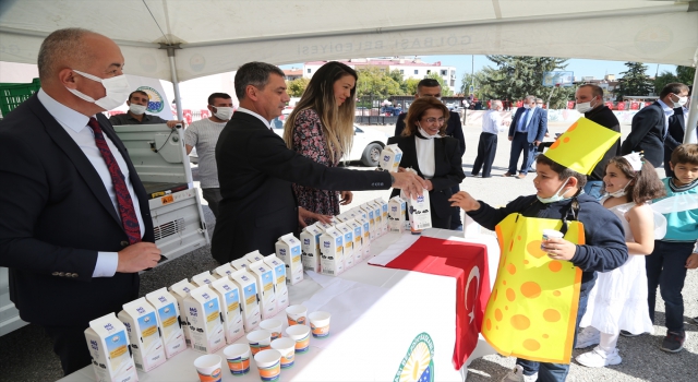 Gölbaşı Belediye Başkanı Şimşek’ten küçük öğrencilere ziyaret 