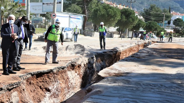 Muğla Fethiye’de kanalizasyon çalışması sürüyor