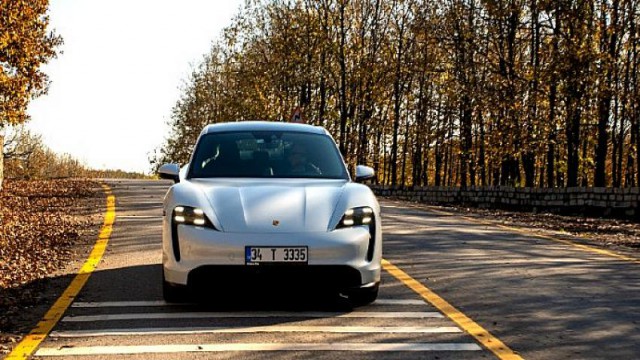 Porsche, tüm elektrikli otomobiller için Türkiye’ye şarj ağı kurdu