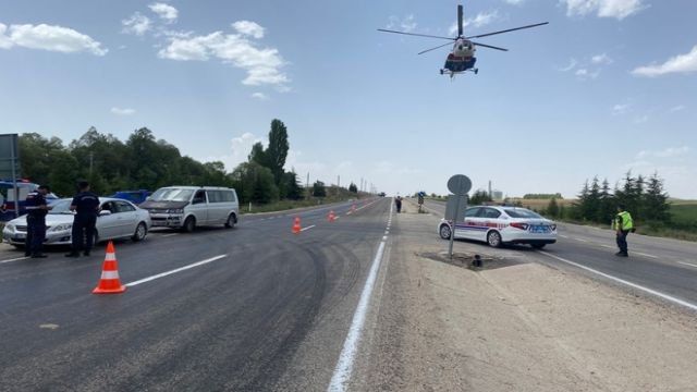 Eskişehir'de jandarmadan helikopter destekli trafik denetimi