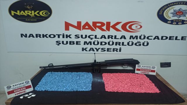 Kayseri'de uyuşturucu operasyonunda iki zanlı yakalandı