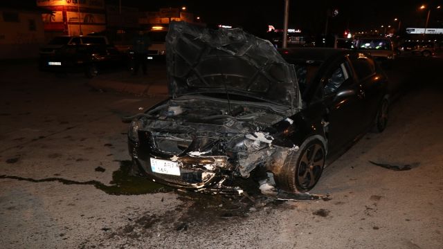 Kayseri'de zincirleme trafik kazasında 4 araç çarpıştı