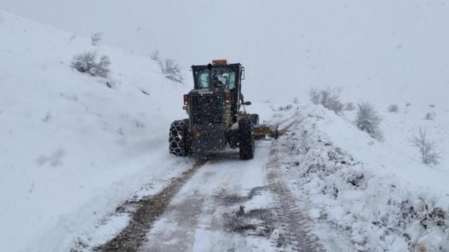 Sivas'ta kar nedeniyle 731 köy yolunda ulaşım sağlanamıyor