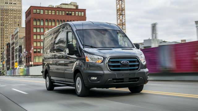 Türkiye'de üretilen elektrikli Ford E-Transit'e Euro NCAP'ten altın ödül