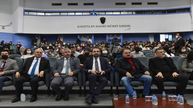 AKK BAŞKANI HALİL İBRAHİM YILMAZ “İKLİM DEĞİŞİKLİĞİ PROGRAMI”NDA GENÇLERLE BULUŞTU