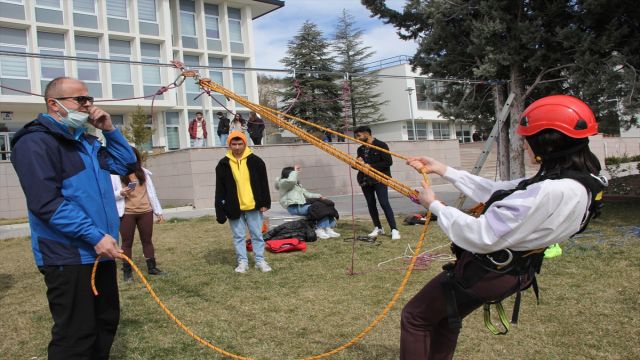 Beypazarı'nda yüksekokul öğrencilerine uygulamalı eğitim veriliyor