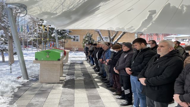 Bursa'da öldürülen genç kadının cenazesi doğum gününde Aksaray'da toprağa verildi