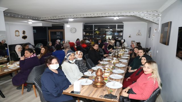 Çubuk Belediyesinin kadın çalışanları kahvaltıda bir araya geldi