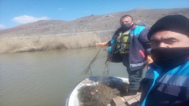 Kırıkkale'de Kızılırmak'tan 200 metre ağ çıkartıldı