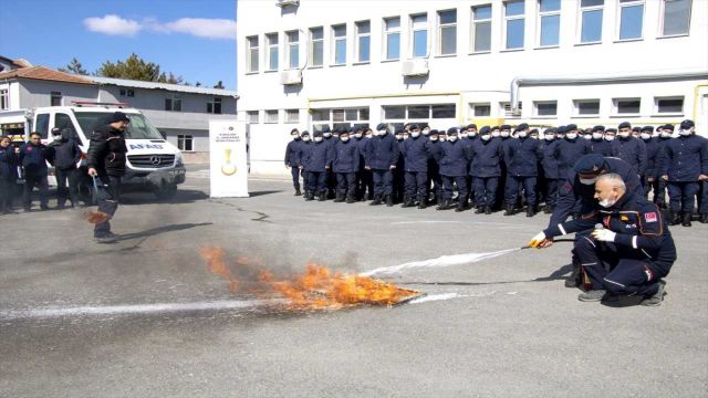 Kırşehir'de deprem tahliye ve yangın tatbikatı gerçekleştirildi