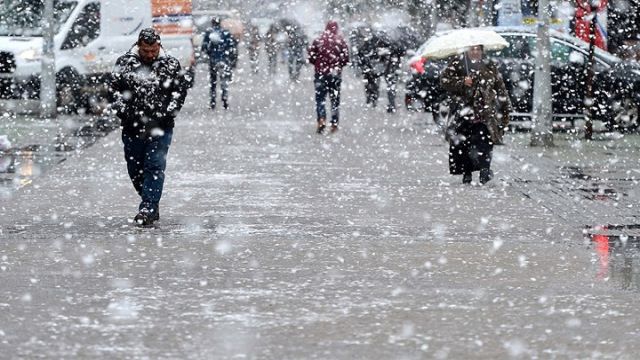 SON DAKİKA!! ANKARADA PERŞEMBE GÜNÜ KAR BEKLENİYOR! CUMA GÜNÜ İSTANBULDA YOĞUN KAR YAĞIŞI!