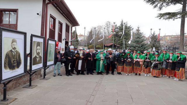 Türkmen Alevi Bektaşi Vakfı üyelerinden Mehmet Akif Ersoy Müze Evi'ne ziyaret