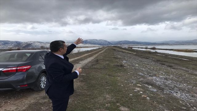 Yalıhüyük ilçesinde taşkınla mücadele sürüyor