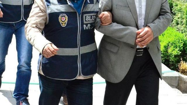 Yasa dışı yollarla Yunanistan'a geçmeye çalışan 4 Fetullahçı Terör Örgütü (FETÖ) üyesinin yakalandığı bildirildi