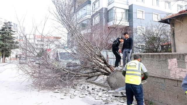 ABB FIRTINALI BAŞKENT GÜNÜNDE DE TEYAKKUZDAYDI