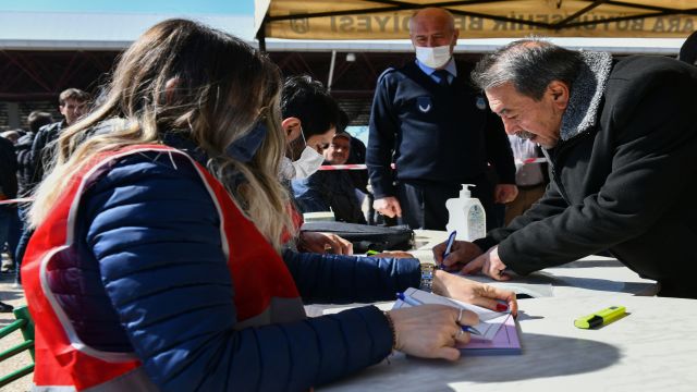 BAŞKENT’TE ÖNCELİK ÜRETİM: ANKARA BÜYÜKŞEHİR ÇİFTÇİYE BU YILKİ NOHUT TOHUMU DESTEĞİNE BAŞLADI