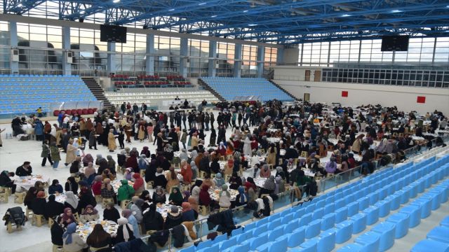 Karamanoğlu Mehmetbey Üniversitesi öğrencileri iftarda buluştu