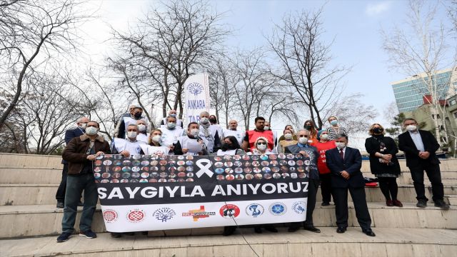 Sağlıkçılar, Kovid-19 nedeniyle hayatını kaybeden meslektaşlarını andı