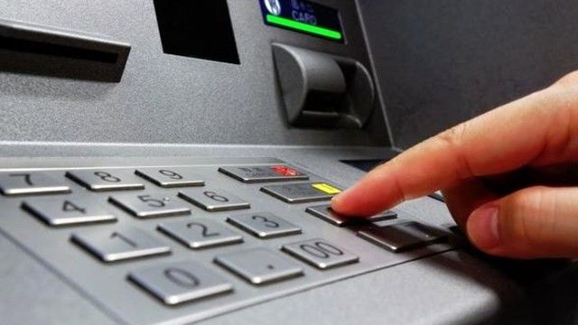 Sivas'ta ATM'den para çekmek isteyen kişiyi dolandıran şüpheli tutuklandı