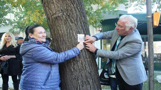 Ağaçlar Karekod ile kendini tanıtıyor