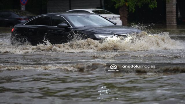 Ankara'da sağanak ve dolu etkili oldu