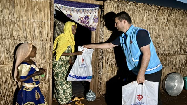 TDK ile Kurban Etleri Orta Afrika Cumhuriyeti’nin Ücra Köşelerine Ulaştı