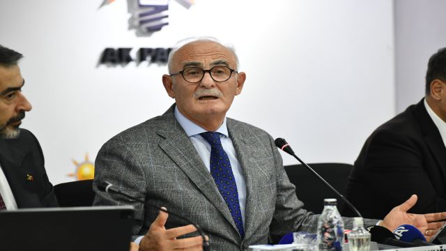 YUSUF ZİYA YILMAZ CHP’Lİ BELEDİYELERİN SON 7 AYDAKİ İŞÇİ KIYIMINI VE İŞE ALIM RAKAMLARINI AÇIKLADI