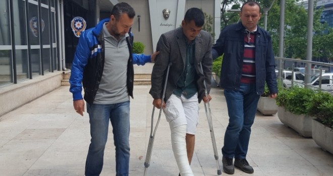 Polisten kaçarken ayağını kırdı